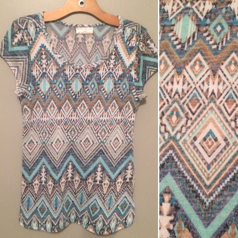 3/$15 ☀️ Bobbie Brooks Aztec Printed Tee Top